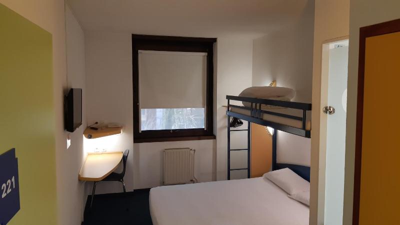 1 Double Bed image 1