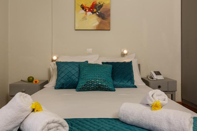 Single Room image 3