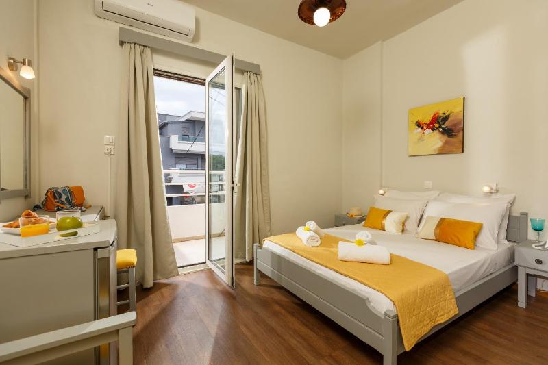Double or Twin Room image 4