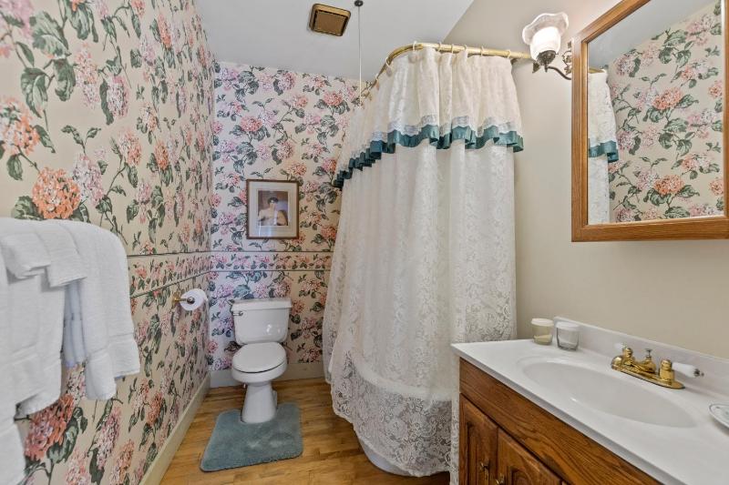 Double Room with Private Bathroom image 1
