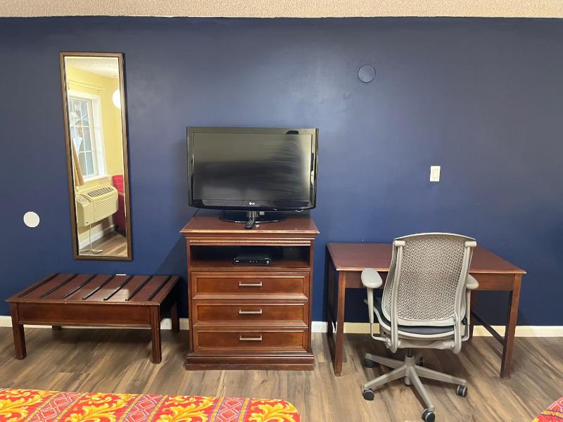Superior Queen Room with Two Queen Beds image 2