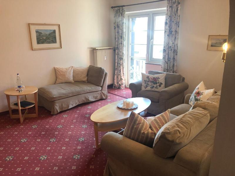 One-Bedroom Apartment image 3