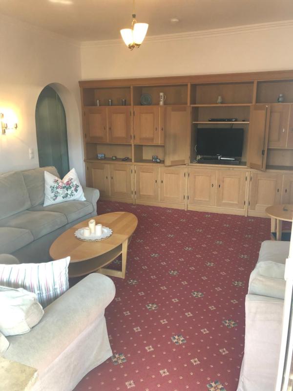 One-Bedroom Apartment image 2