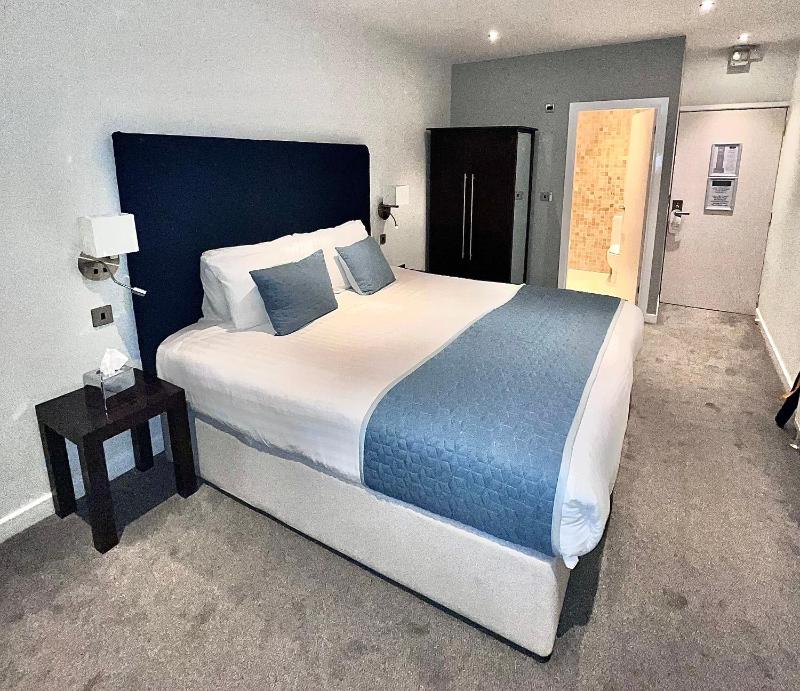 Deluxe Double Room with Land View image 3