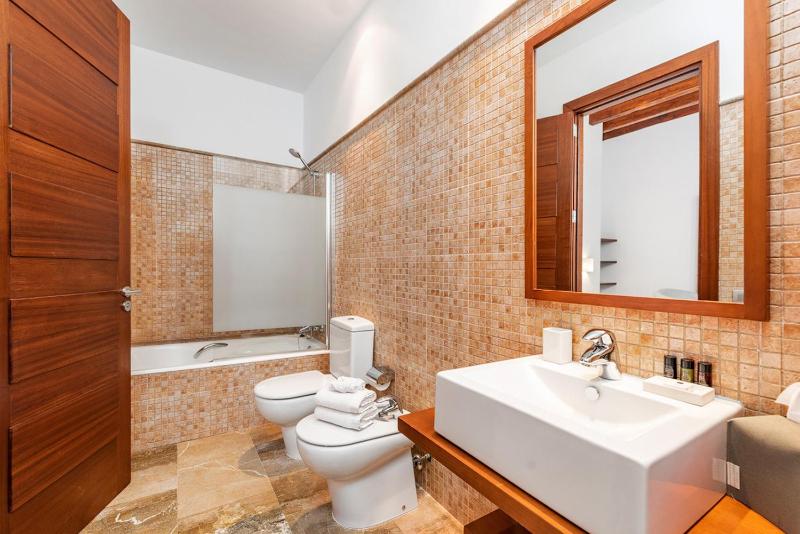 Standard Double or Twin Room image 2