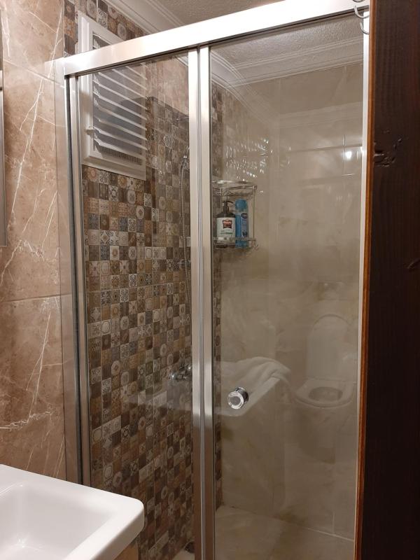 Single Room with Private External Bathroom image 4