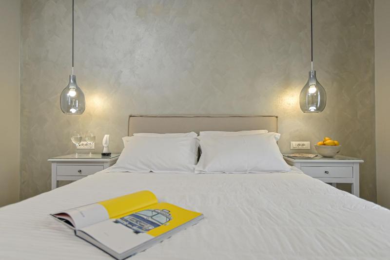 Double or Twin Room with Sea View image 3