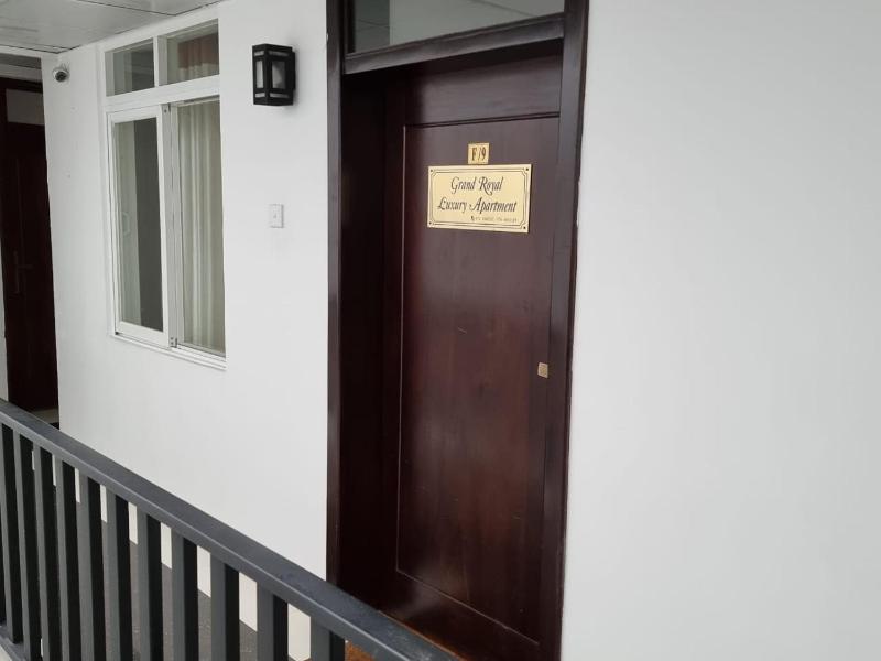 The Grand Royal Luxury Apartment - image 21