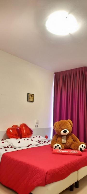 Double or Twin Room image 4