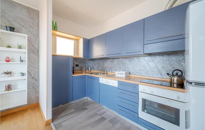 Nice Apartment In Genova With Wifi - image 2
