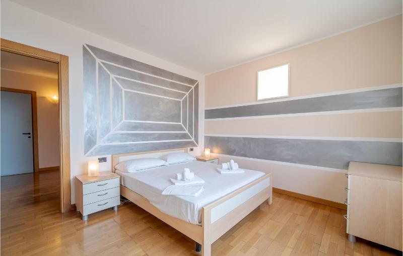 Nice Apartment In Genova With Wifi - image 14