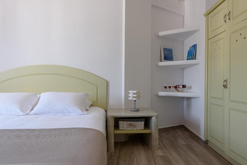 Amvrosia Jacuzzi Apartment image 3