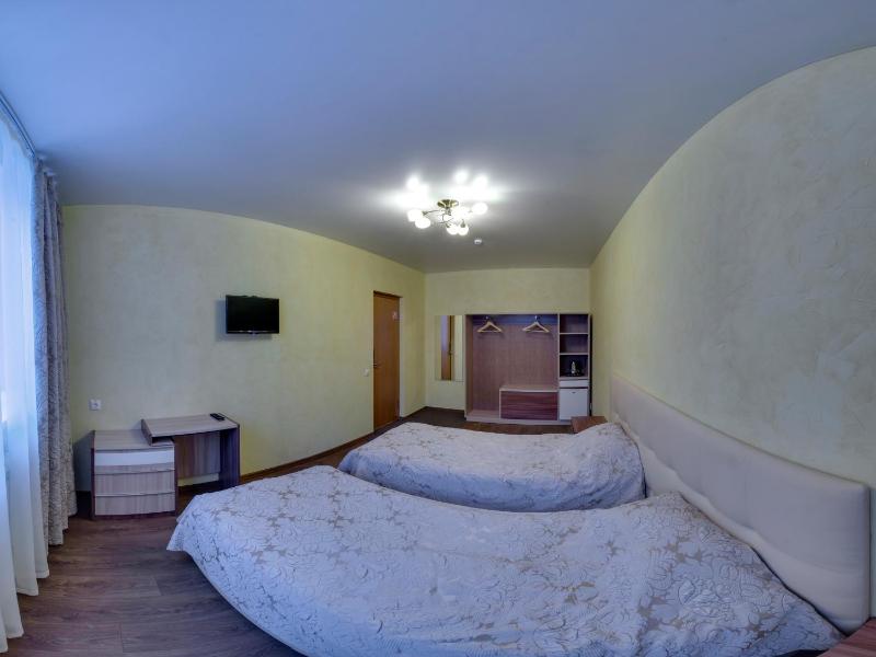 Double or Twin Room with Shared Bathroom image 2