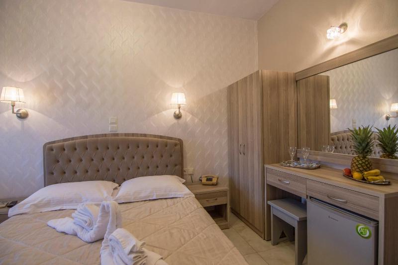 Standard Double or Twin Room image 3