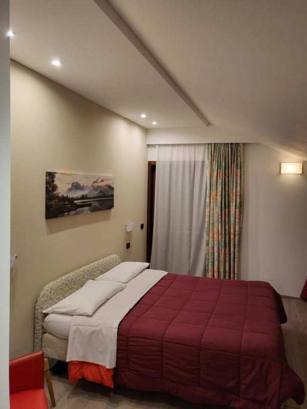 Deluxe Double or Twin Room with Mountain View image 1
