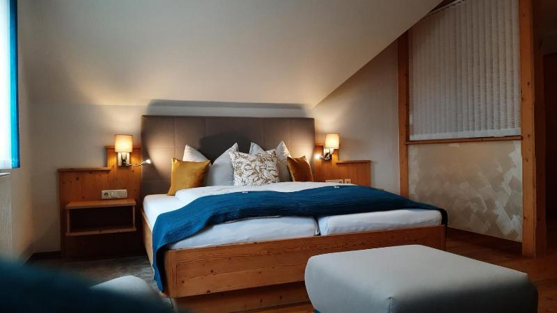 Double Room with Garden View image 1