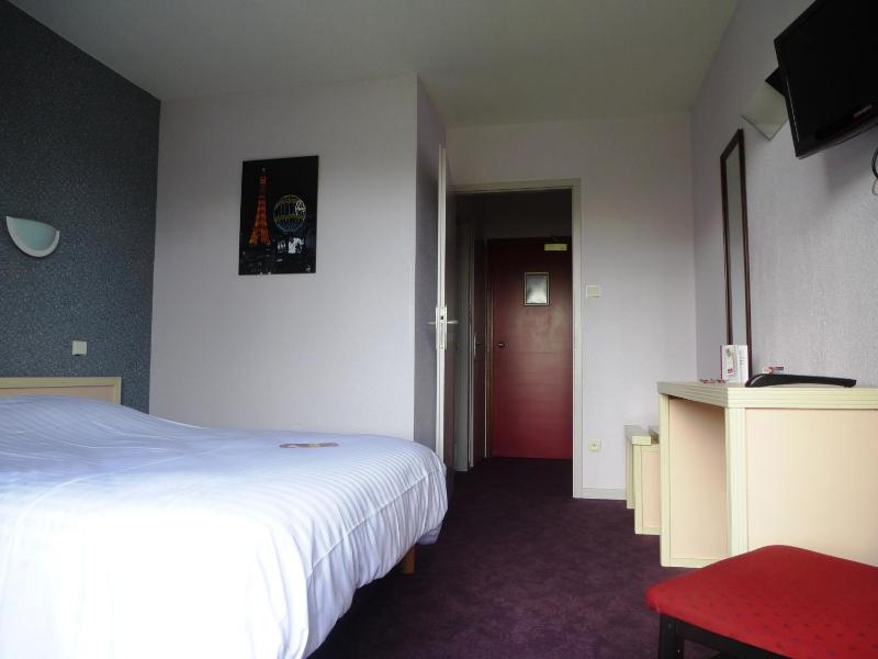 Classic Double Room image 4