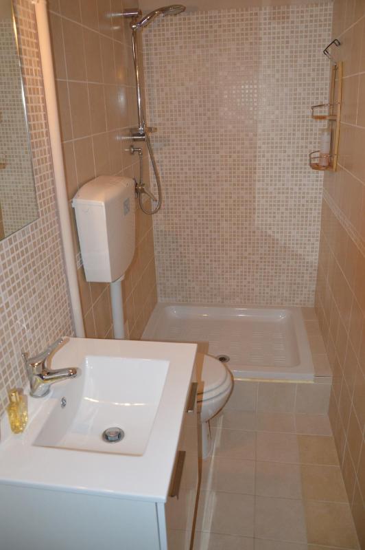 Double or Twin Room image 3