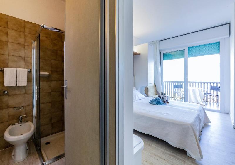 Single Room with Balcony image 3