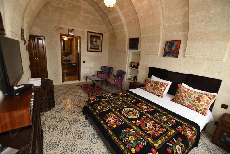 Standard Triple Stone Room image 3
