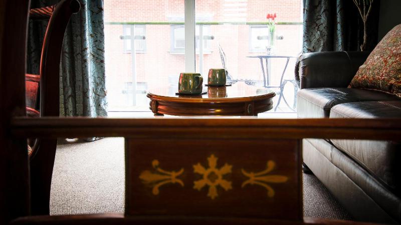 High Street - 2BD Apt - King Beds - Parking - Wise Stays - image 22