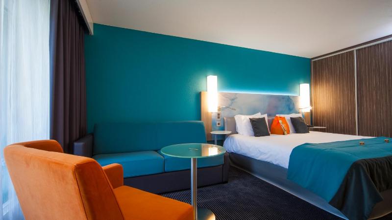 Comfort Room with 1 Double Bed and 1 Sofa Bed with Balcony image 4