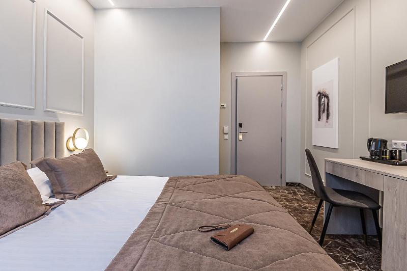 Double Room image 4