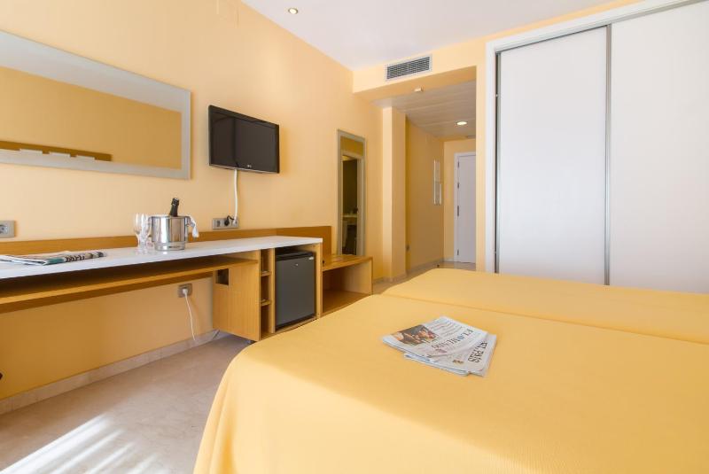 Quadruple Room (2 Adults + 2 Children) image 4