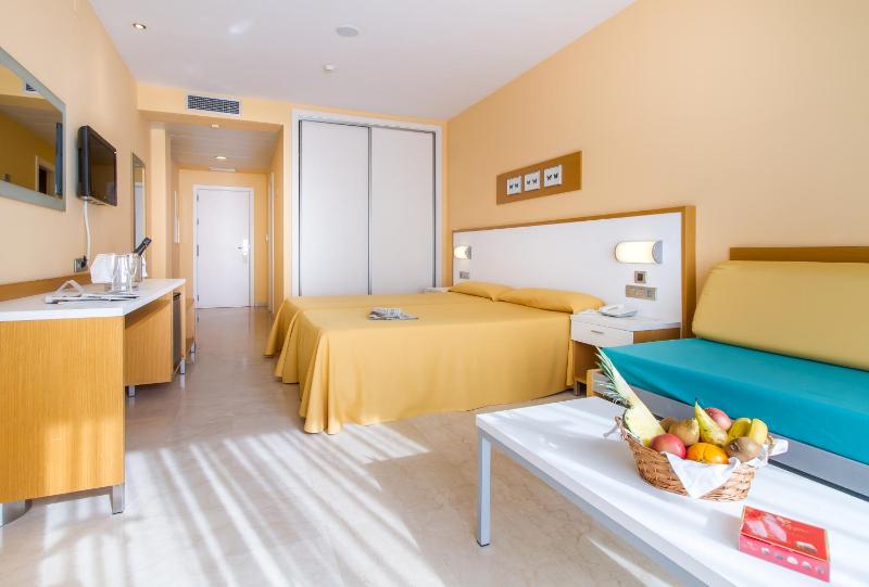 Quadruple Room (2 Adults + 2 Children) image 3