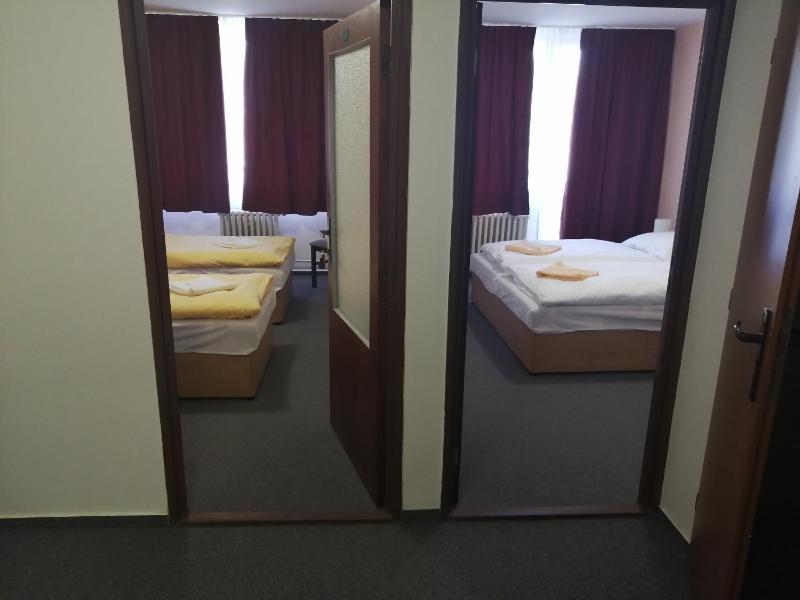 Triple Room with Private Bathroom image 2