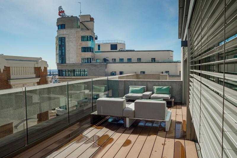 City-View 2 Bedroom Apartment with terrace image 2