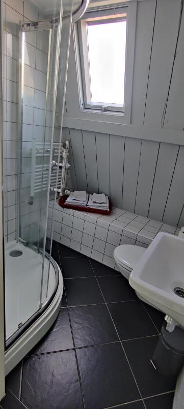 Double Room with Private Bathroom image 3