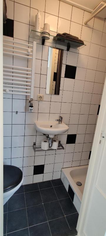 Double Room with Private Bathroom image 4