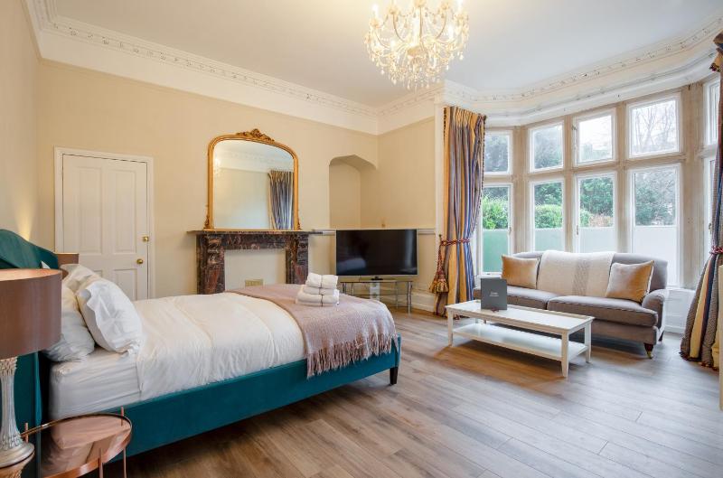 Superior Double Room image 1