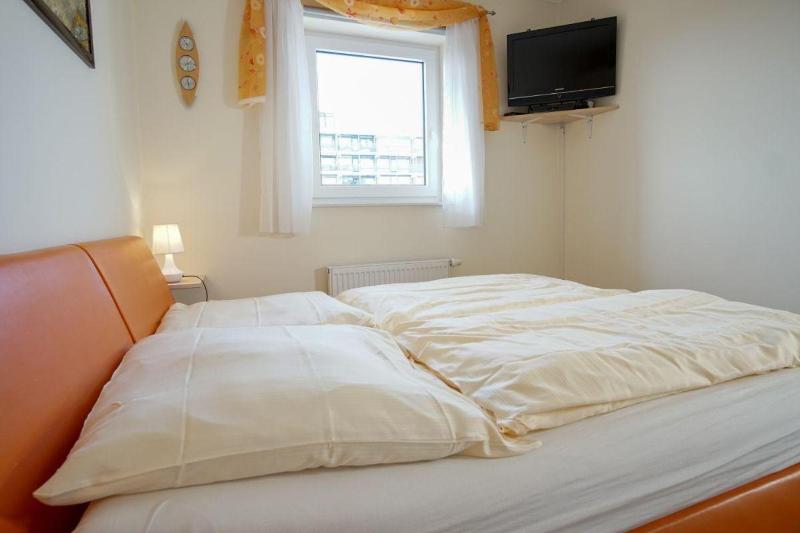 Haus-Ostseeapartments-am-Fehmarnsund-Wohnung-26-Wellenrauschen - image 3