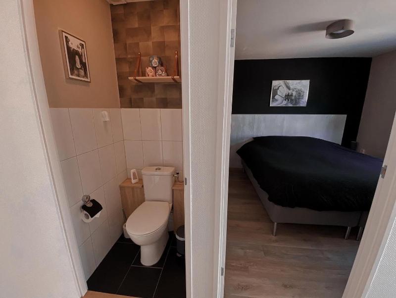 Large Double or Twin Room image 3