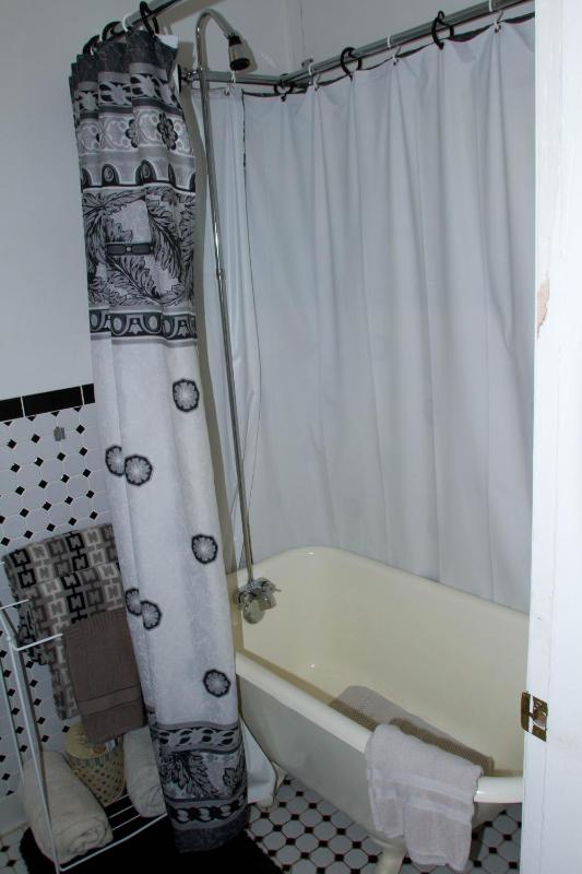 Budget Double Room image 2