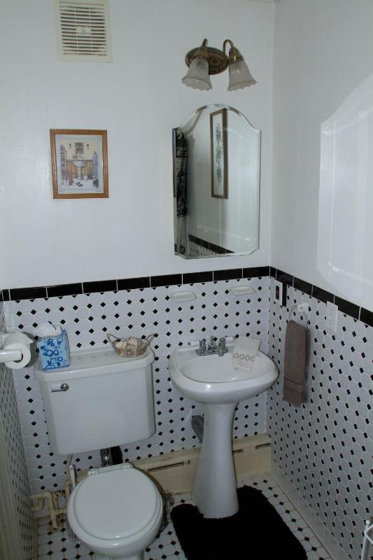 Budget Double Room image 3