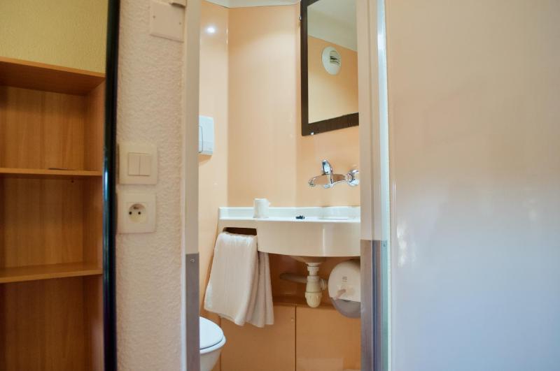 Double Room image 3