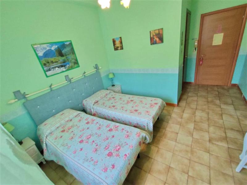 Double or Twin Room with Private Bathroom image 3