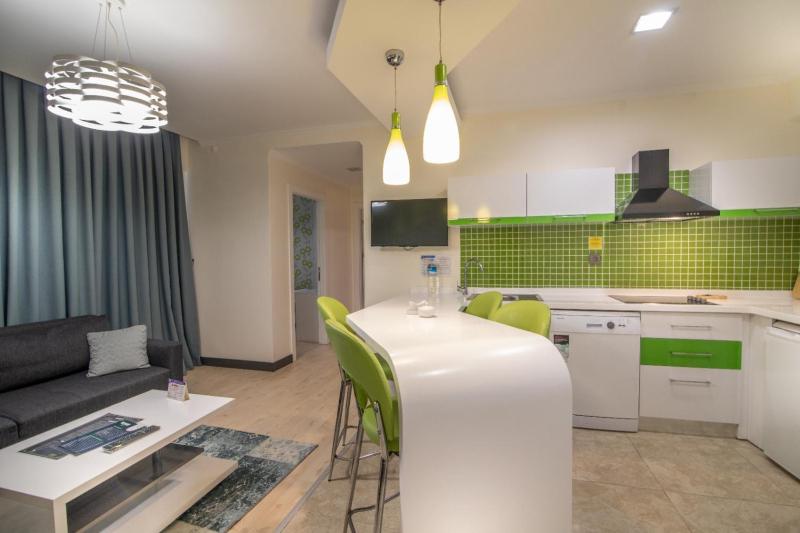Family Room with Garden View image 2