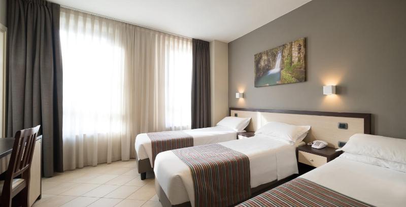 Triple Room image 1