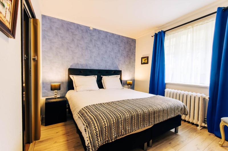 Standard Double Room image 1
