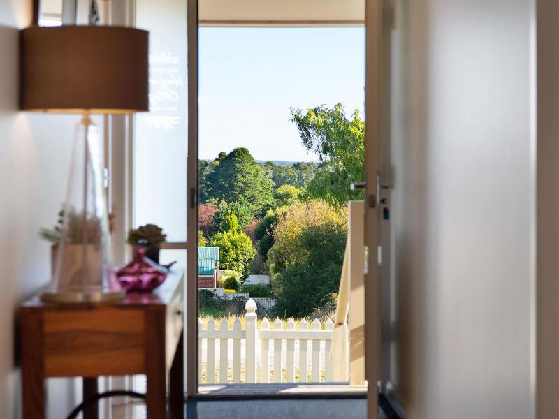 Wayfarer Cottage Images