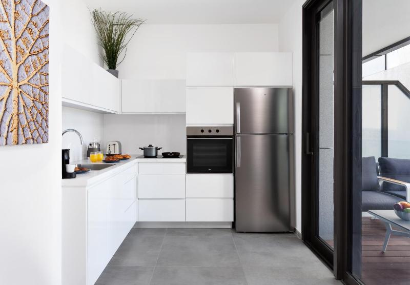 Stylish 2 BR Steps from the Beach by HolyGuest - image 7
