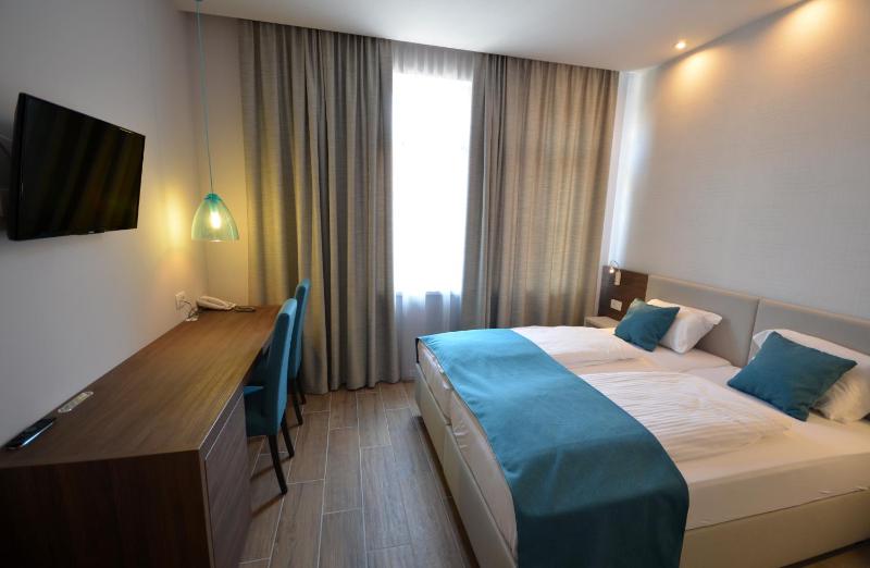 Superior Double Room image 4
