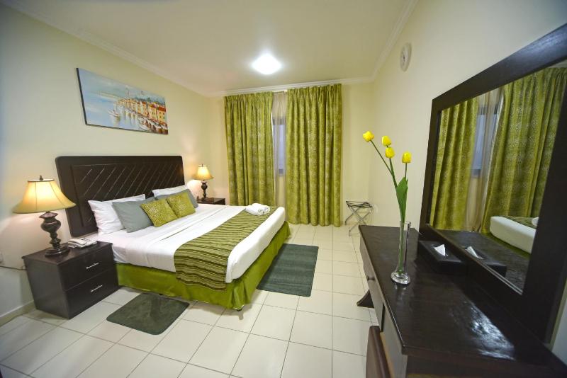 Deluxe King Room image 3