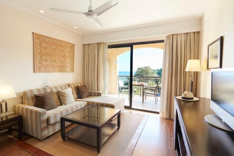 Junior Suite with Spa Access image 1