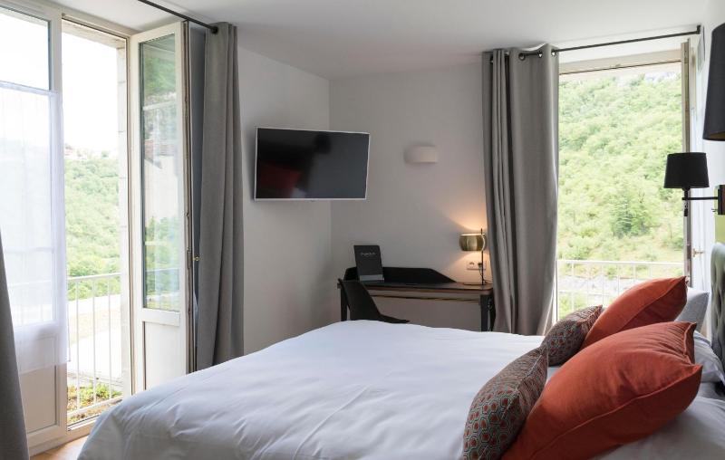 Privilege Room with Valley view image 3