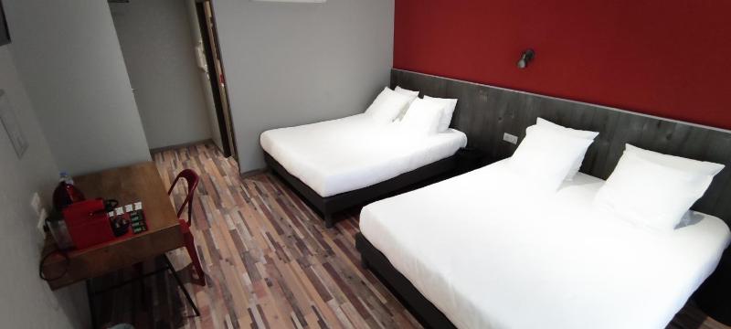 Quadruple Room image 2